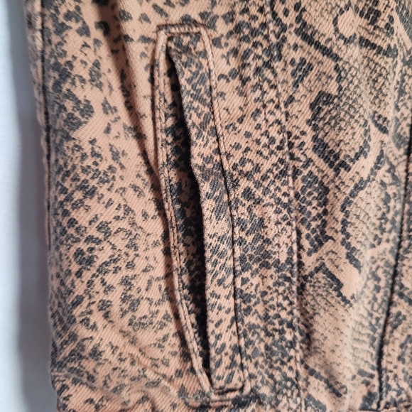 Free People Oversized Denim Jacket Snake Skin Print Brown Women's Size XS - Picture 3 of 11